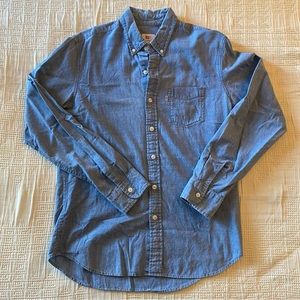 Levi’s Button Down Shirt